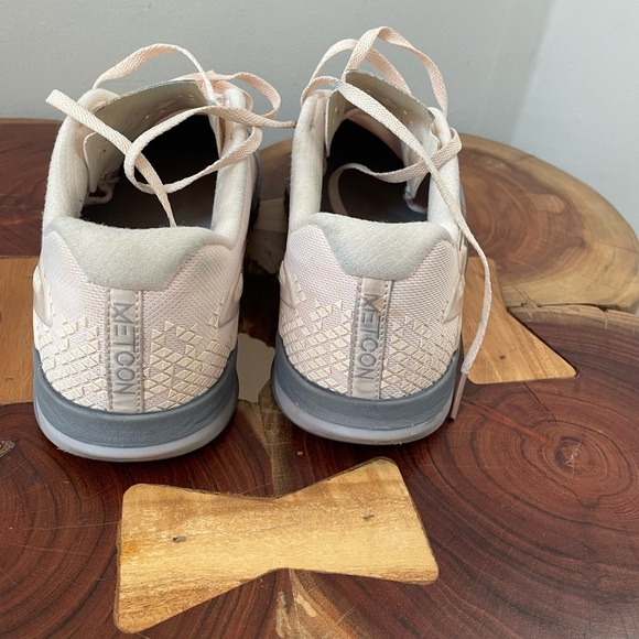 Nike Metcon 4 size 11 AV2252-001 gray pink - Picture 4 of 6